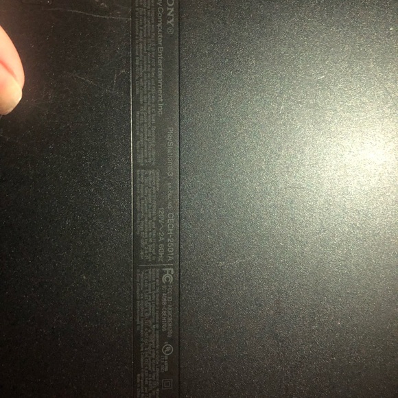 PS3 works perfect hardly used because I rather play Xbox - Picture 5 of 5